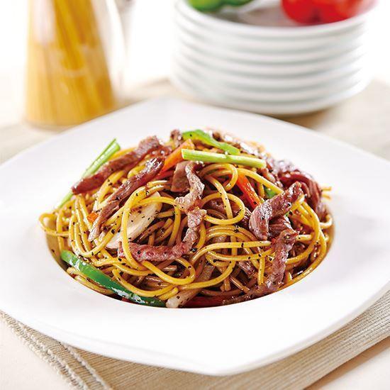 黑椒牛柳意面🍝（内附自制黑胡椒酱汁）的做法