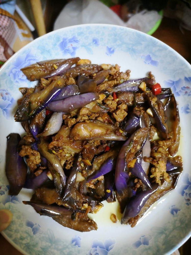 不用炸却能做出饭店那种“油焖茄子”的绝招