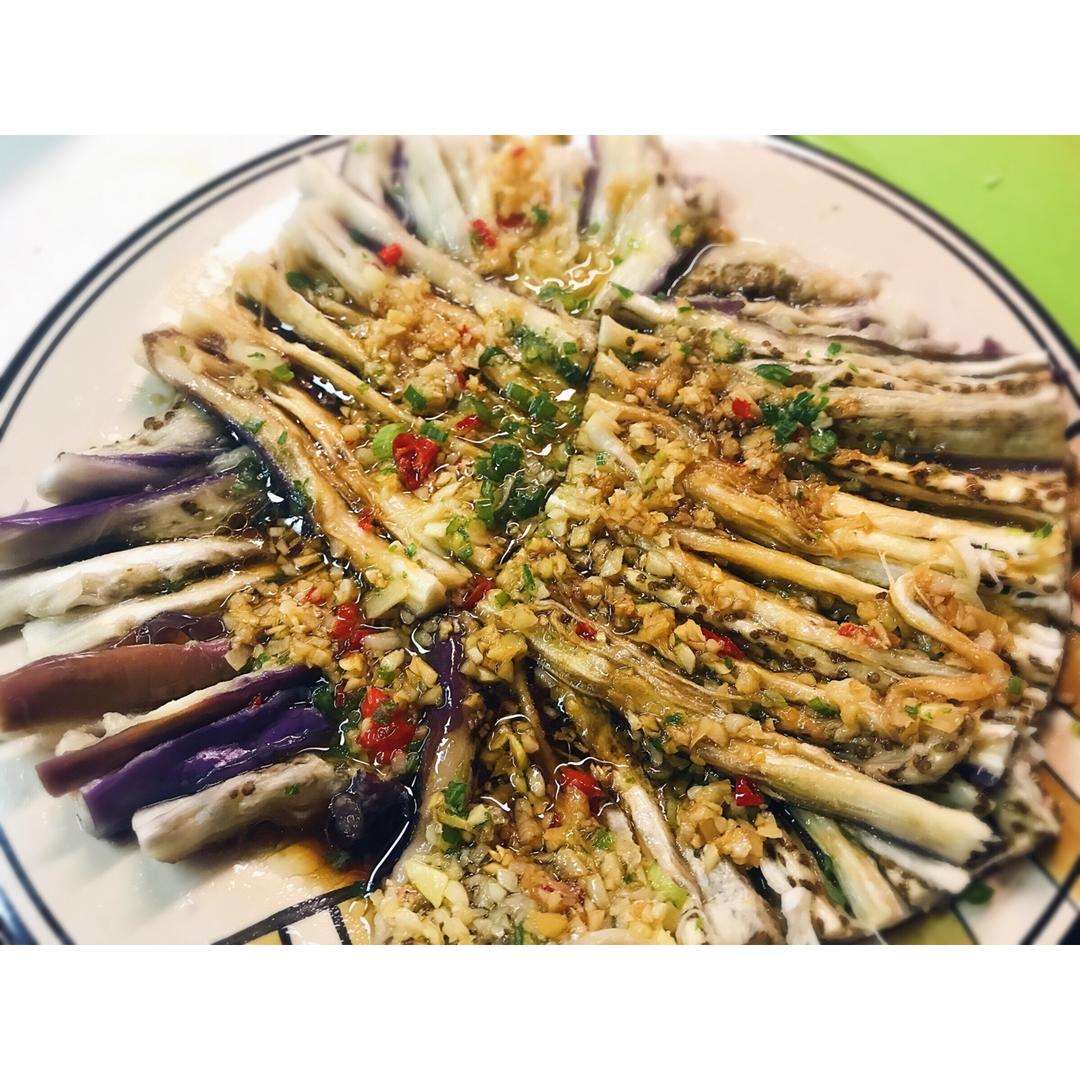 兜兜又转转做的蒜香蒸茄子