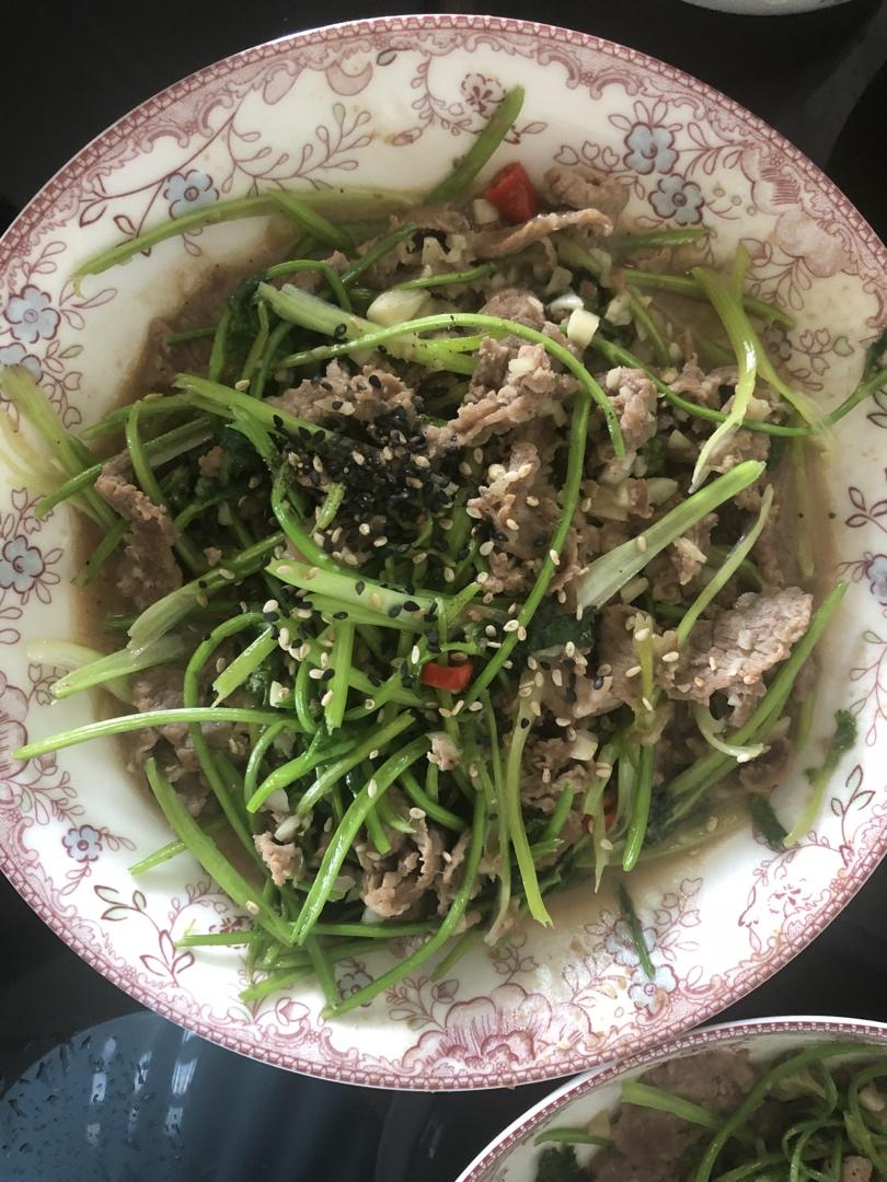 香菜炒牛肉（嫩）