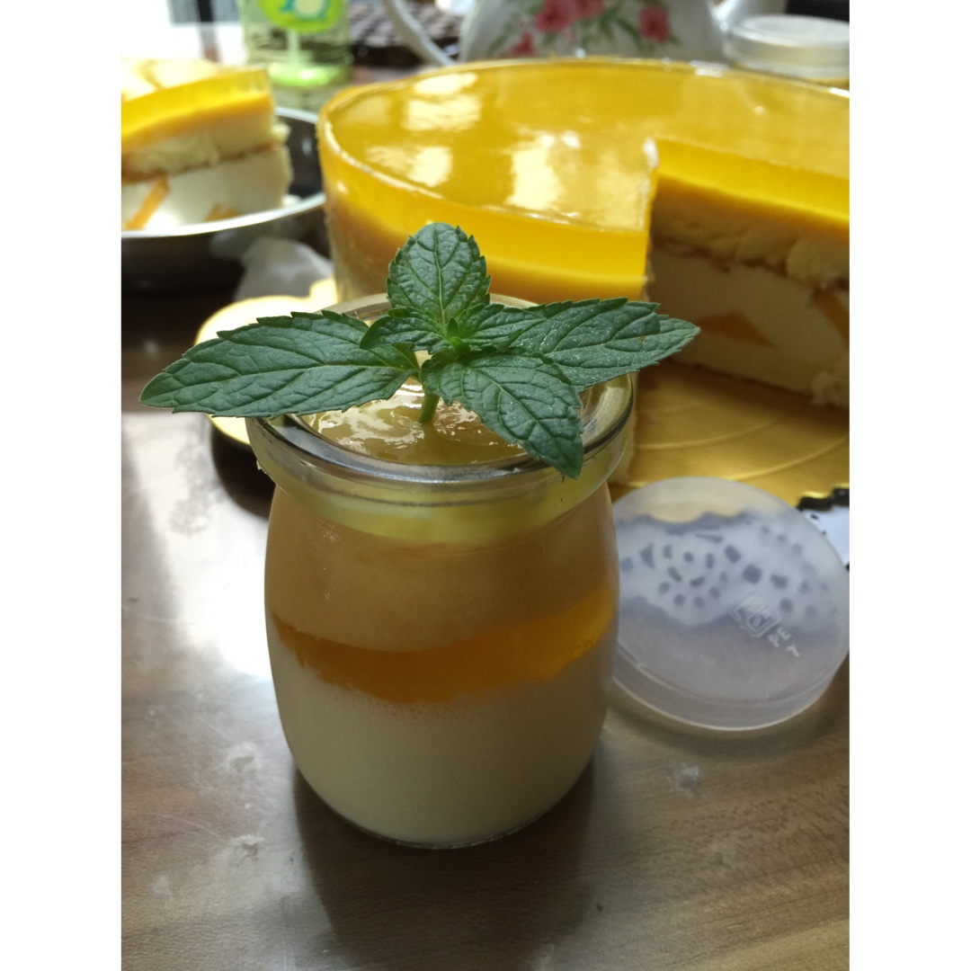 芒果纯酸奶慕斯