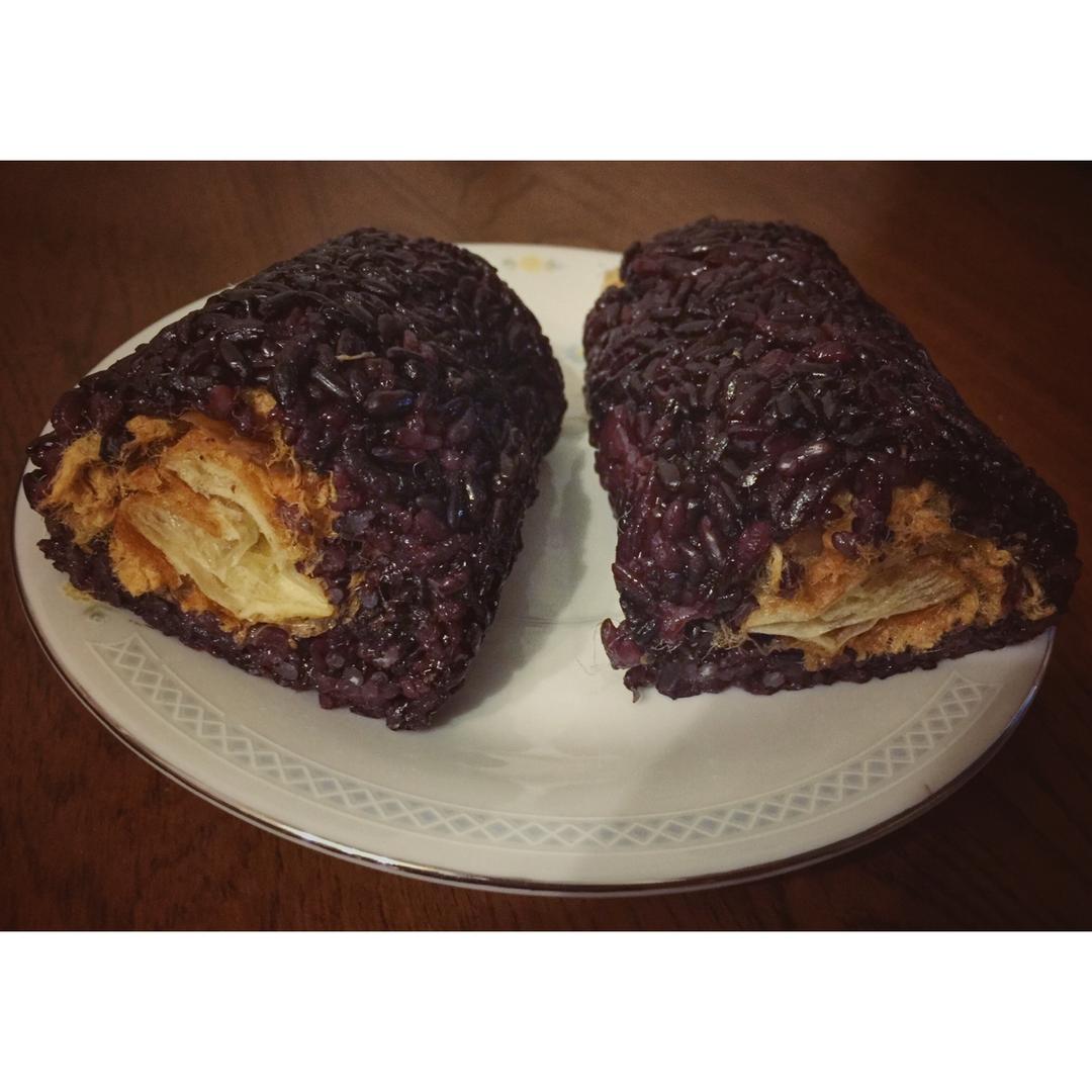 黑米粢饭团