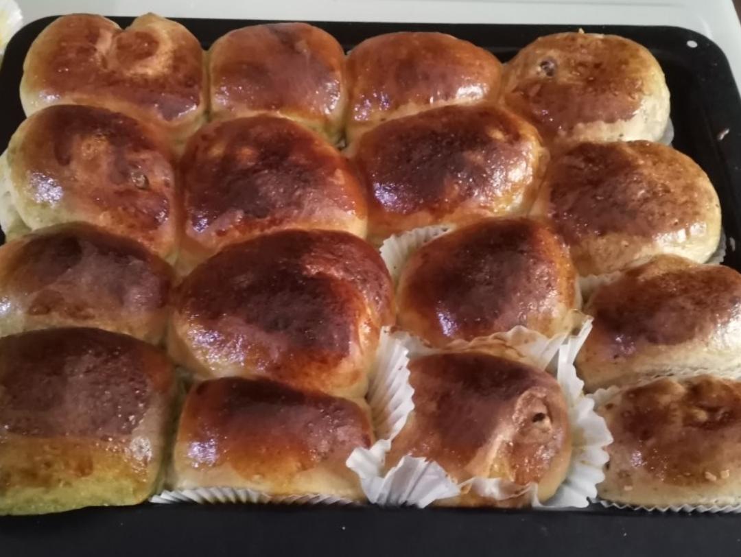 羽毛般柔软拉丝 | 奶呼呼的牛奶云朵小餐包