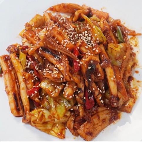 오징어볶음韩式辣炒鱿鱼白钟元韩剧同款下饭菜的做法