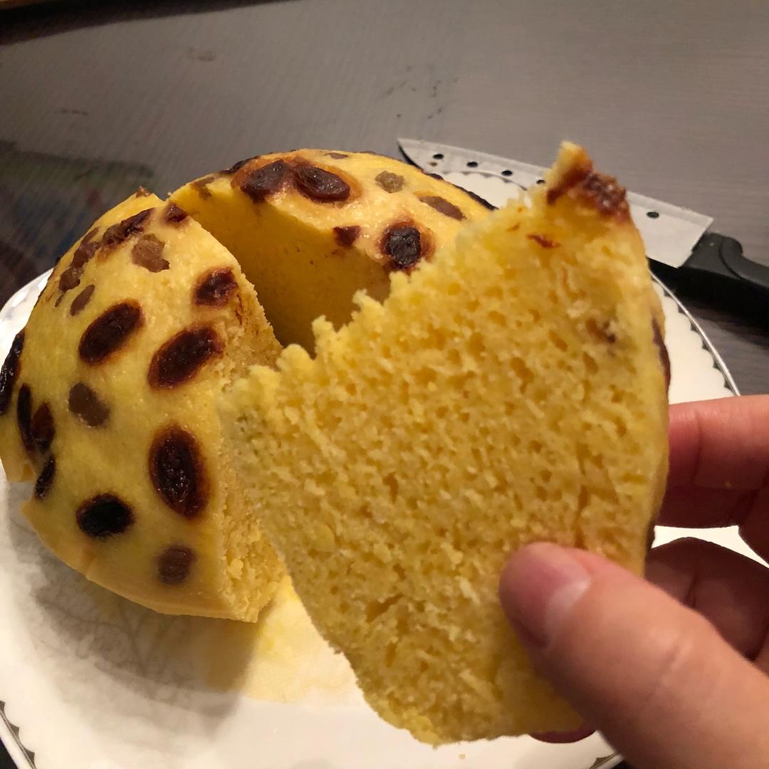 葡萄干玉米面发糕