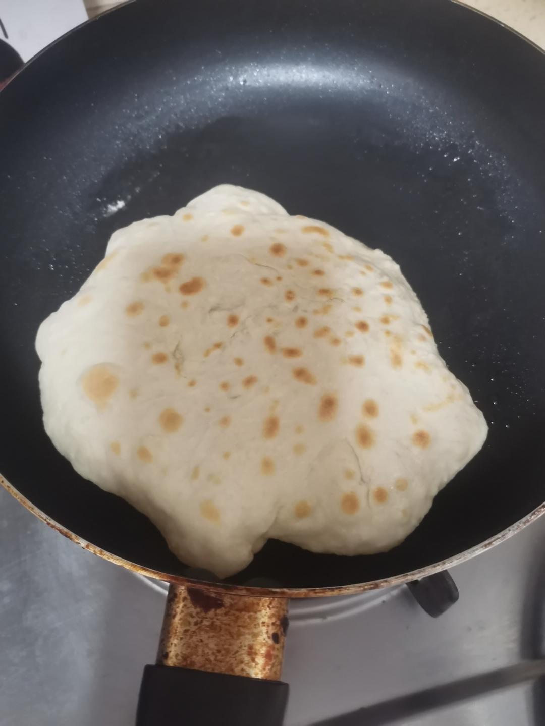 半烫面的口袋饼｜装啥都好吃