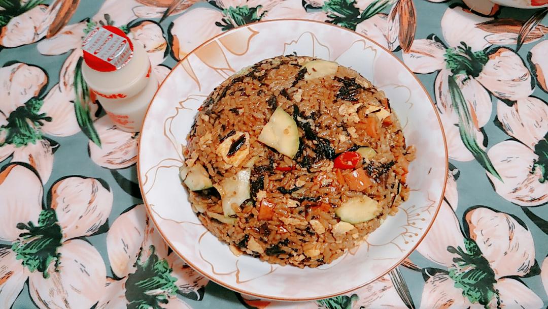 梅干菜酱油拌饭～的做法