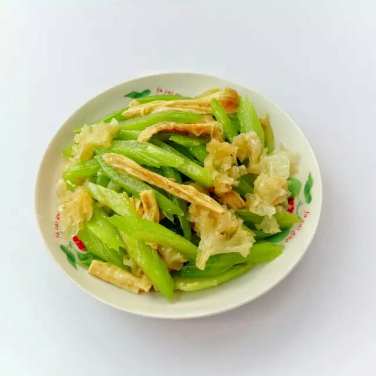 本宫待你不薄啊做的银耳西芹炒腐竹