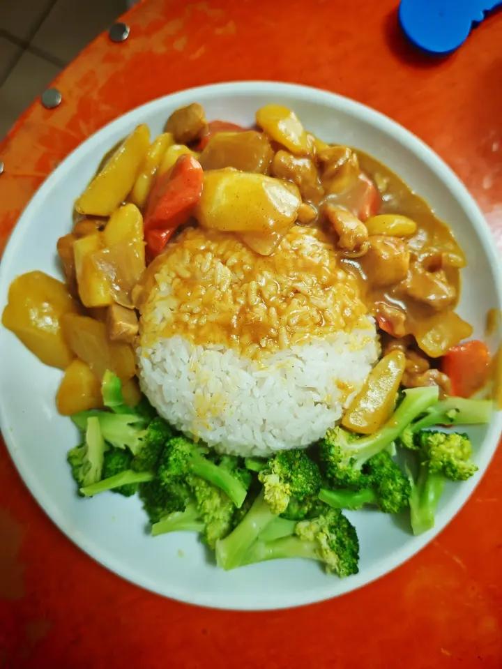 咖喱鸡肉饭