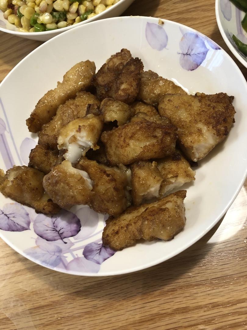 香煎两条快乐巴沙鱼柳