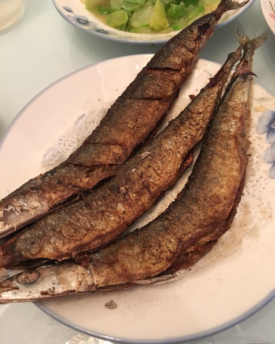 小嘟豆儿做的煎秋刀鱼