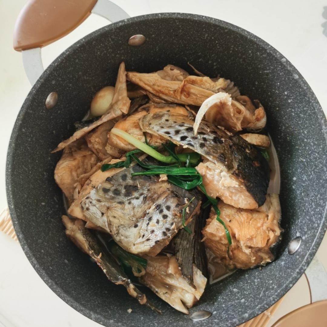 姜葱三文鱼头煲