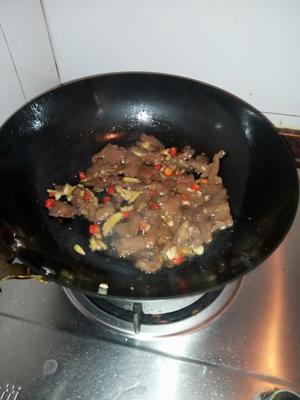 “香菜炒牛肉”🥩这样做太好吃了‼️的做法 步骤5