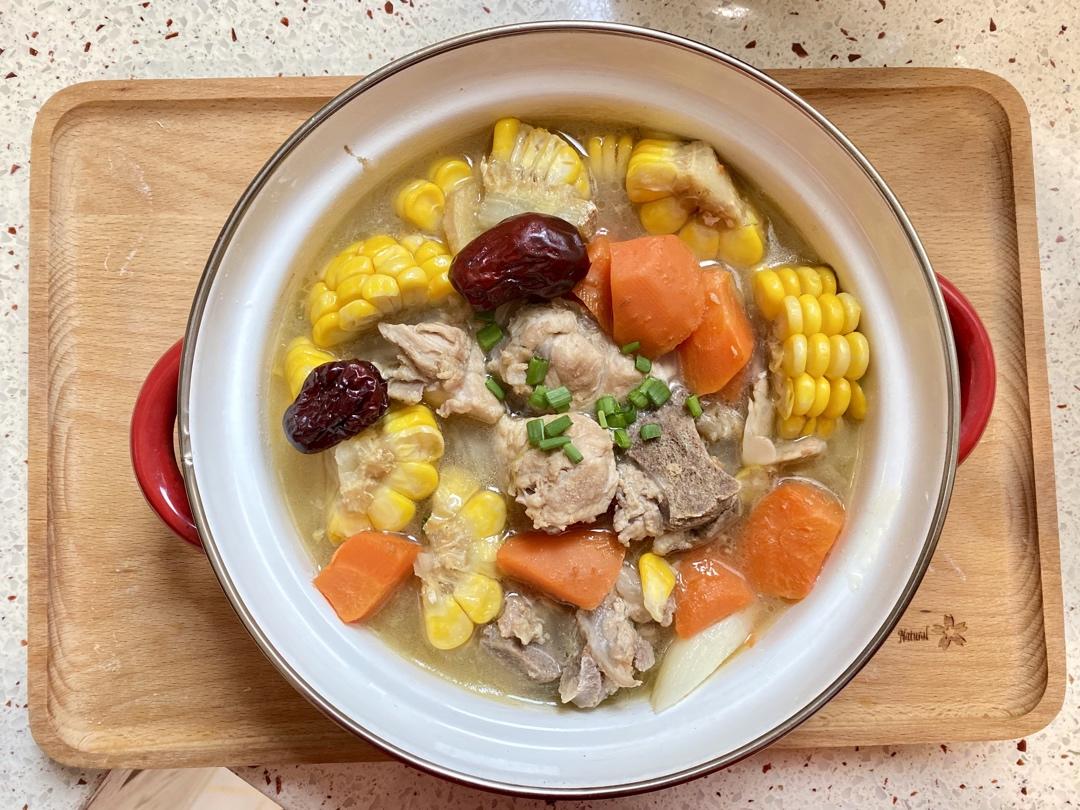 连吃三碗的玉米山药排骨汤