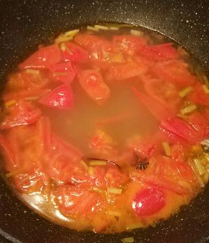 西红柿浓汤肉丝面的做法 步骤4