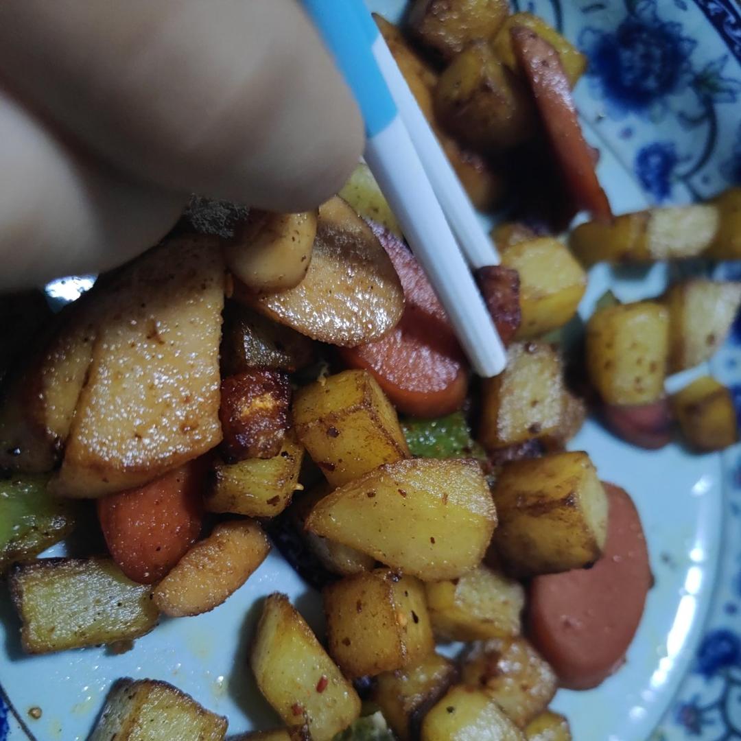 孜然火腿土豆丁