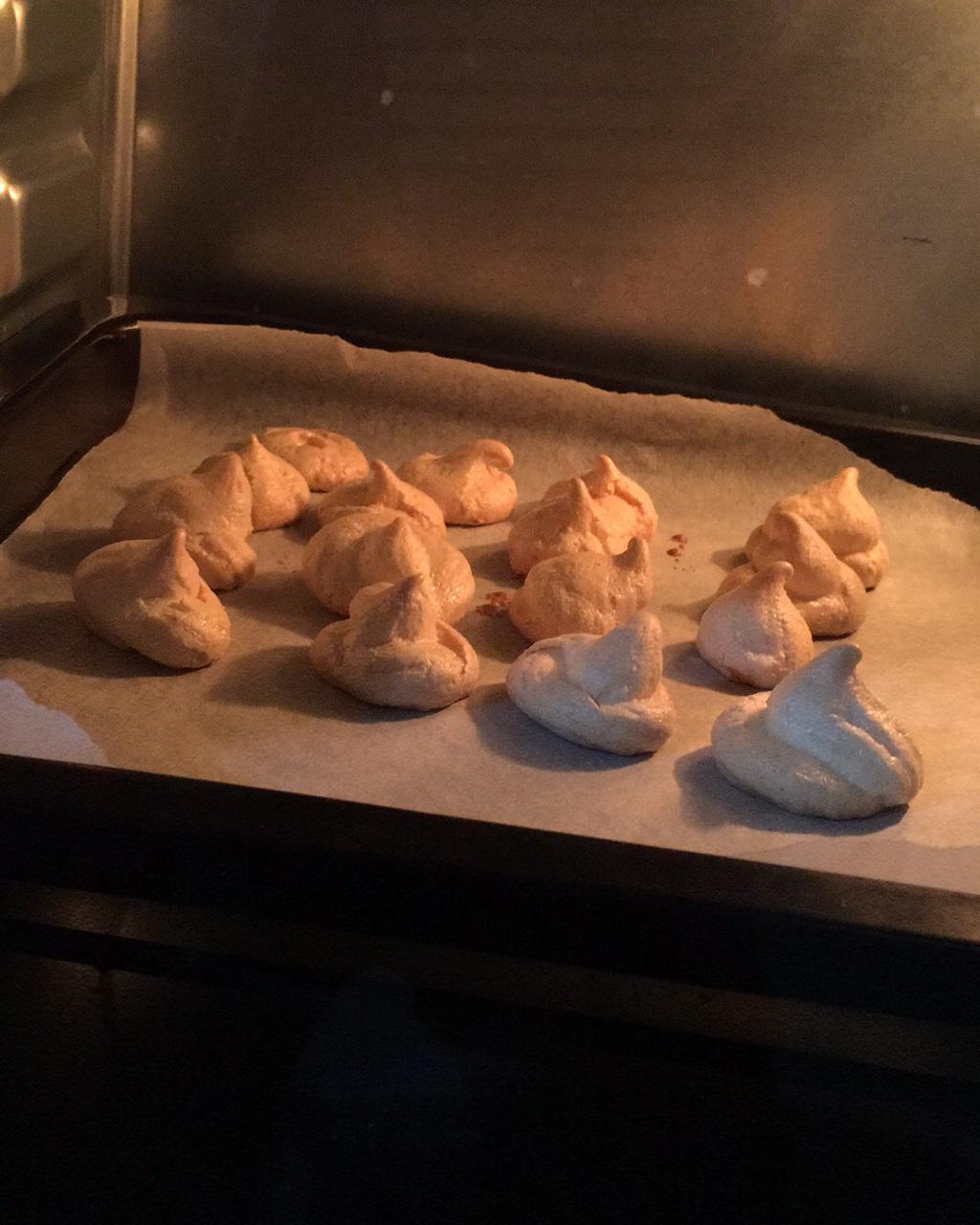 蛋白糖（烤箱做蛋白糖）