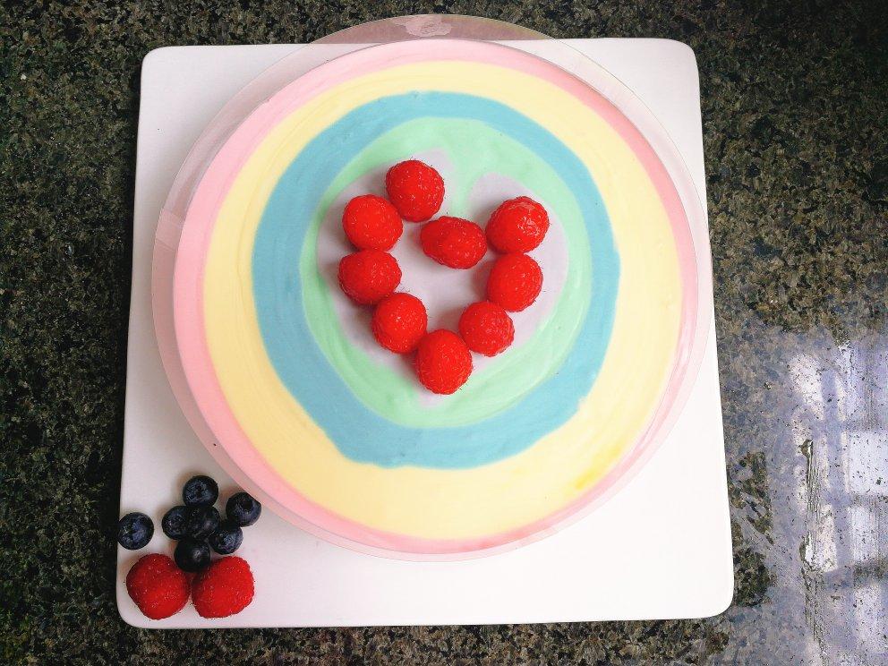 彩虹慕斯蛋糕