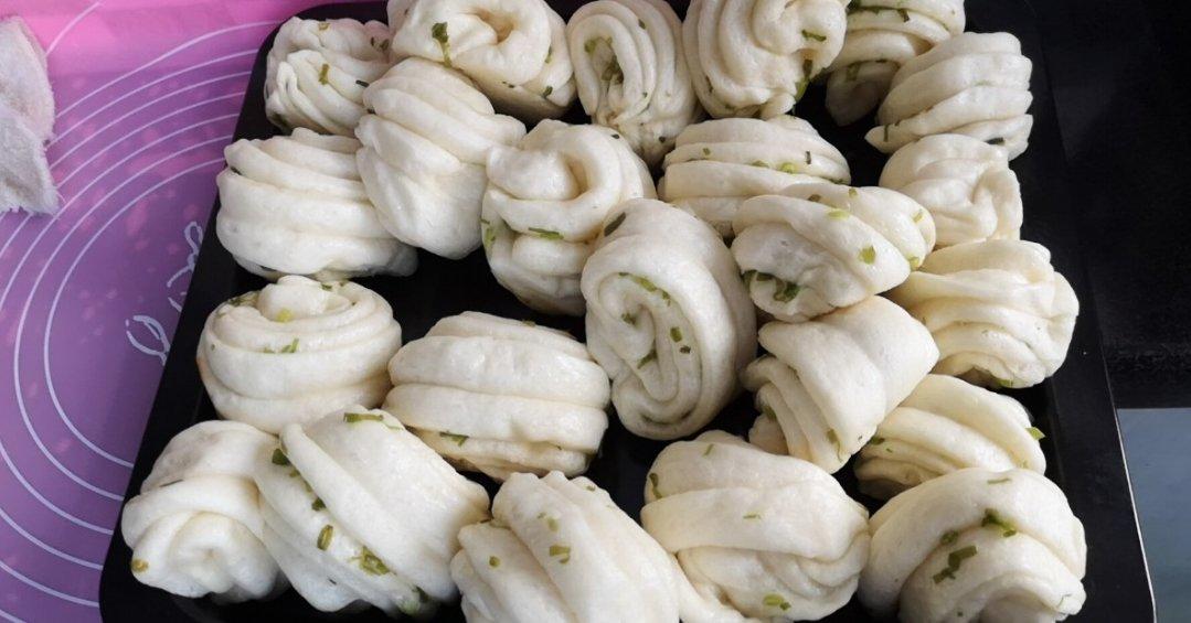 葱油花卷 Steamed Roll