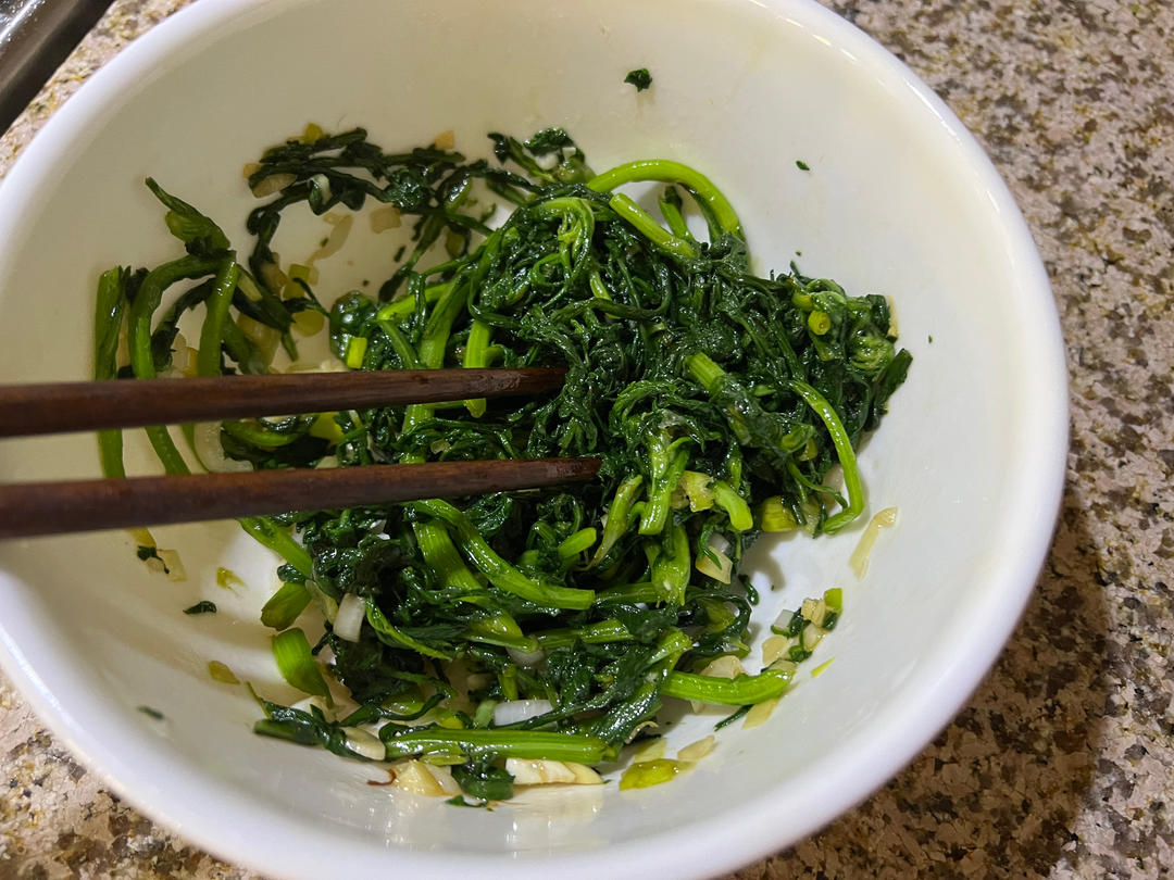 凉拌茼蒿