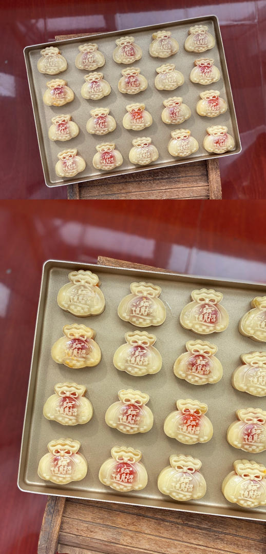 广式蛋黄莲蓉月饼