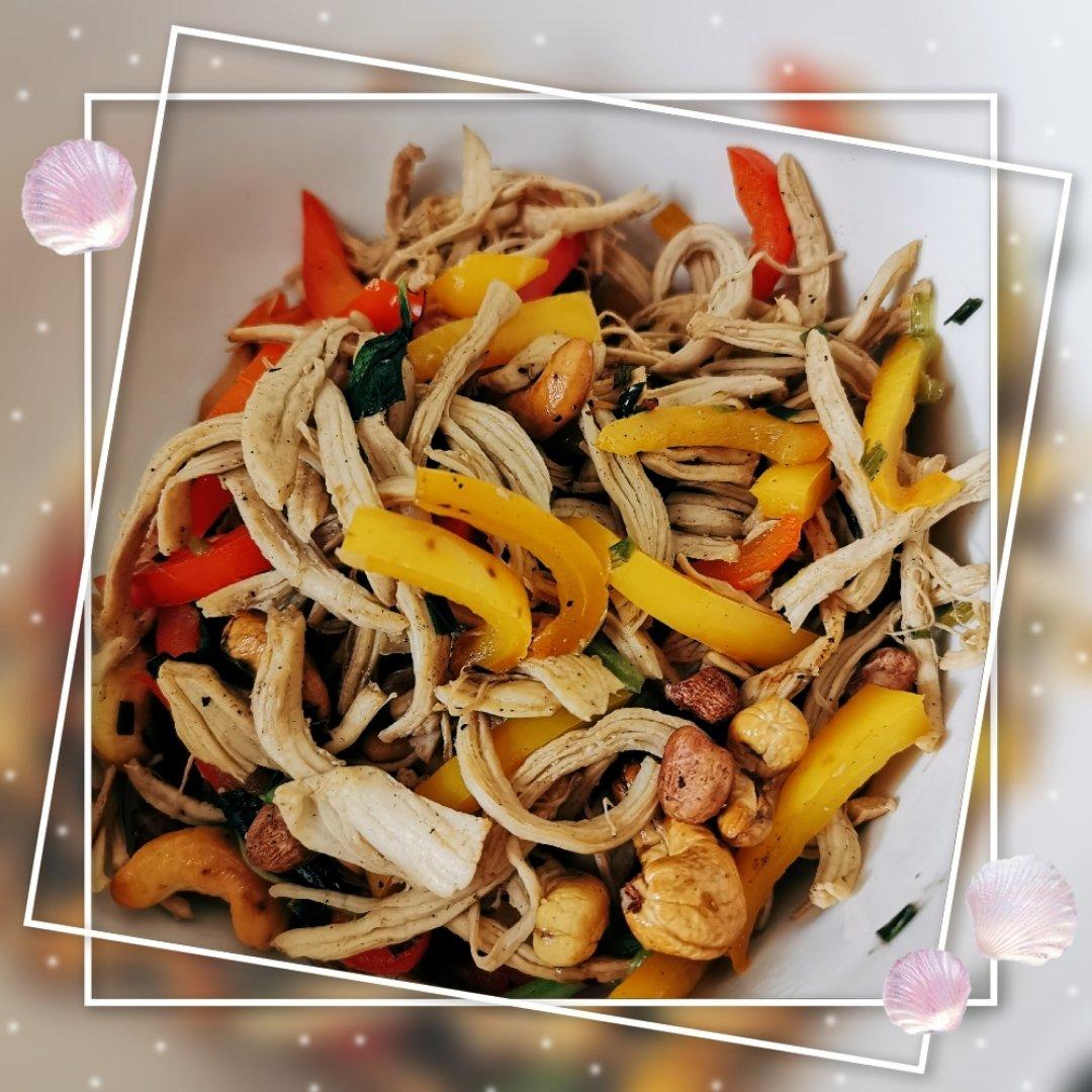【健康三餐】核桃甜椒炒鸡胸