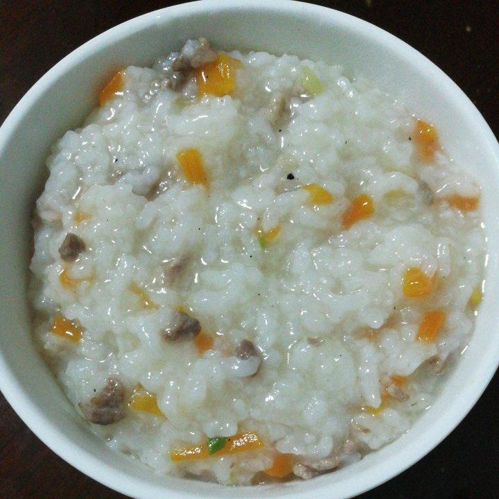 娘们1017做的胡萝卜瘦肉粥