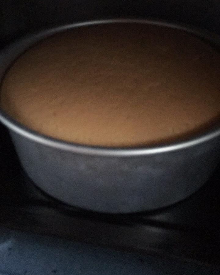 简单好做的8寸戚风蛋糕