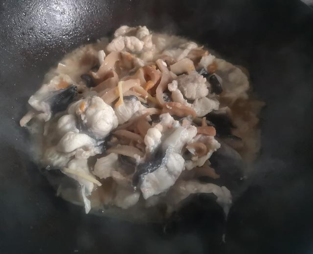 菜脯酸梅焖鳗鱼的做法