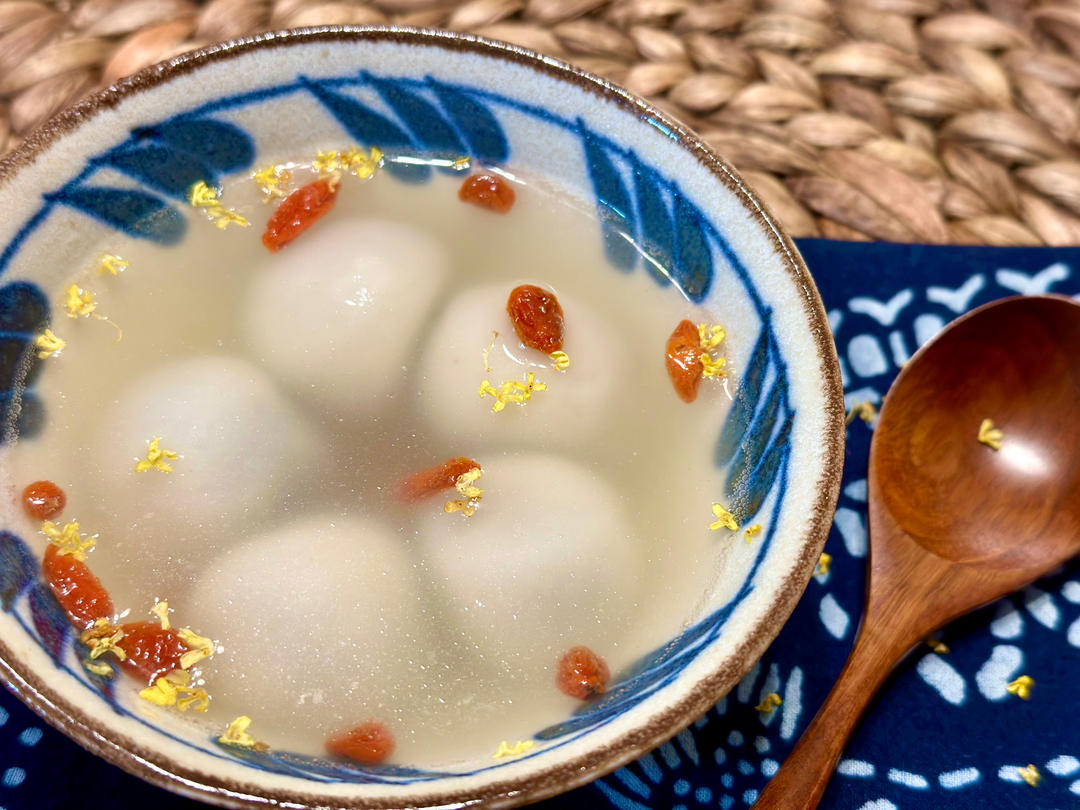 花生黑芝麻汤圆