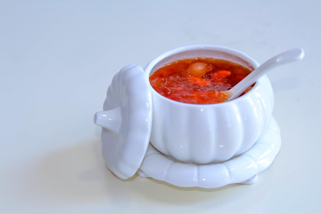 桂圆桃胶燕窝羹
