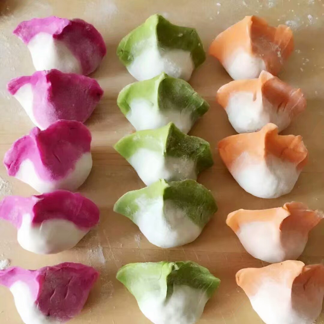 彩色水饺果蔬面的做法