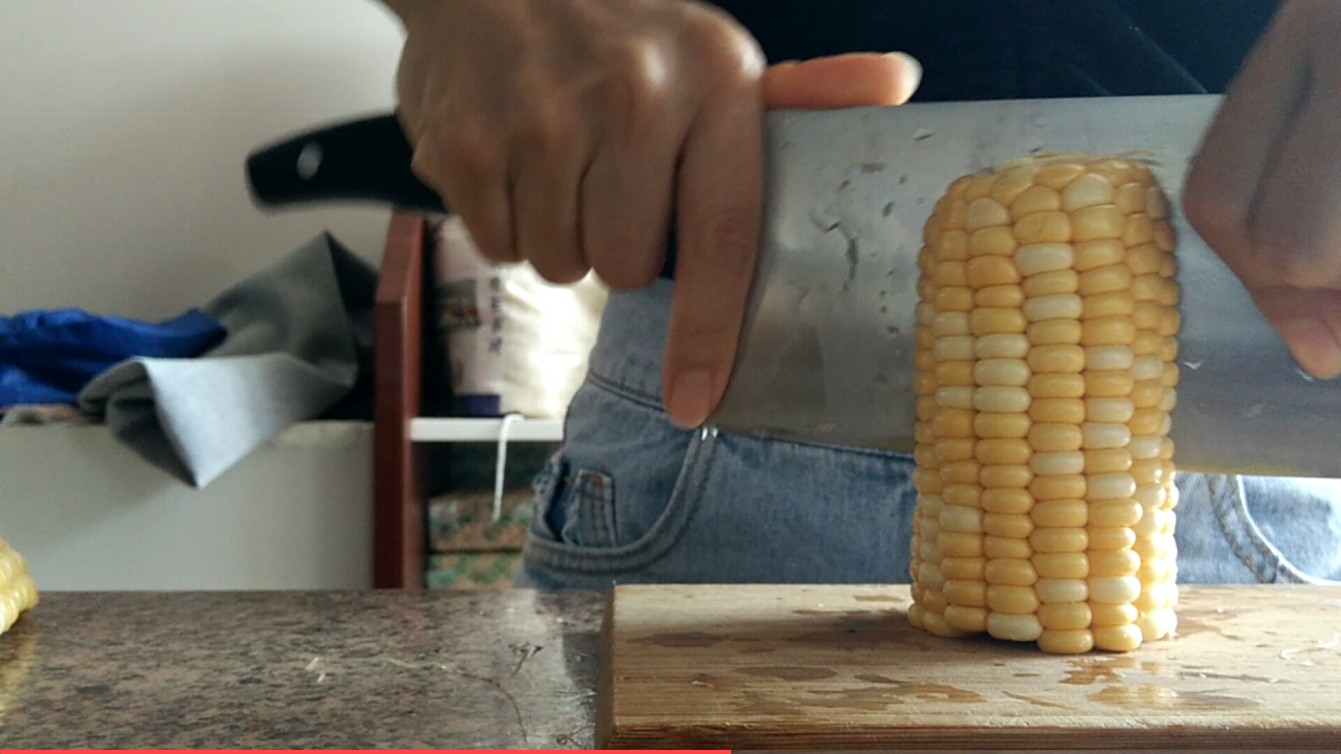 大润发同款玉米粒沙拉小面包（一次发酵，附手揉快速出膜方法）的做法 步骤3