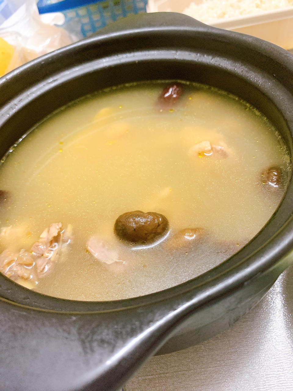 香菇炖鸡汤