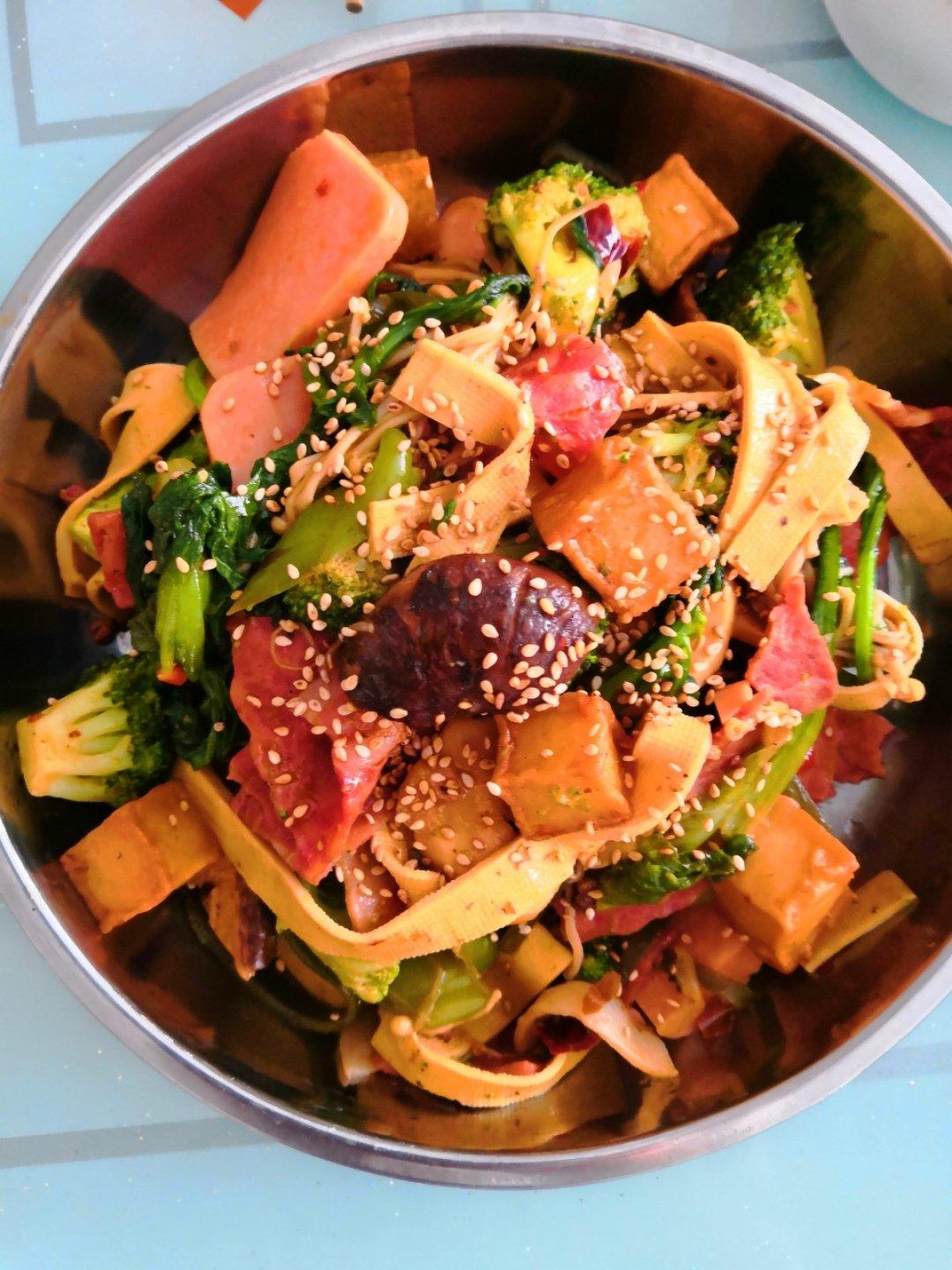 厨师长教你：“麻辣香锅”的正宗做法，看得口水直流 ！