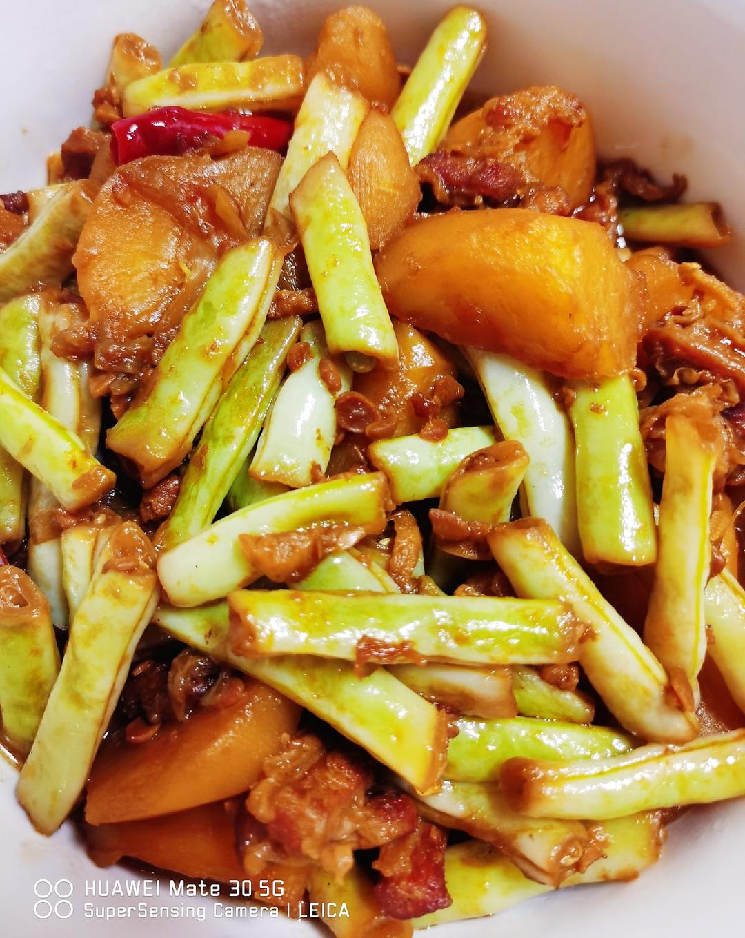 不吃两碗饭你找我！东北做法 酱炖芸豆土豆五花肉