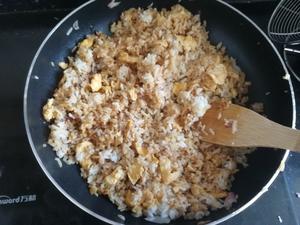 红葱头蛋炒饭（简易版）的做法 步骤6