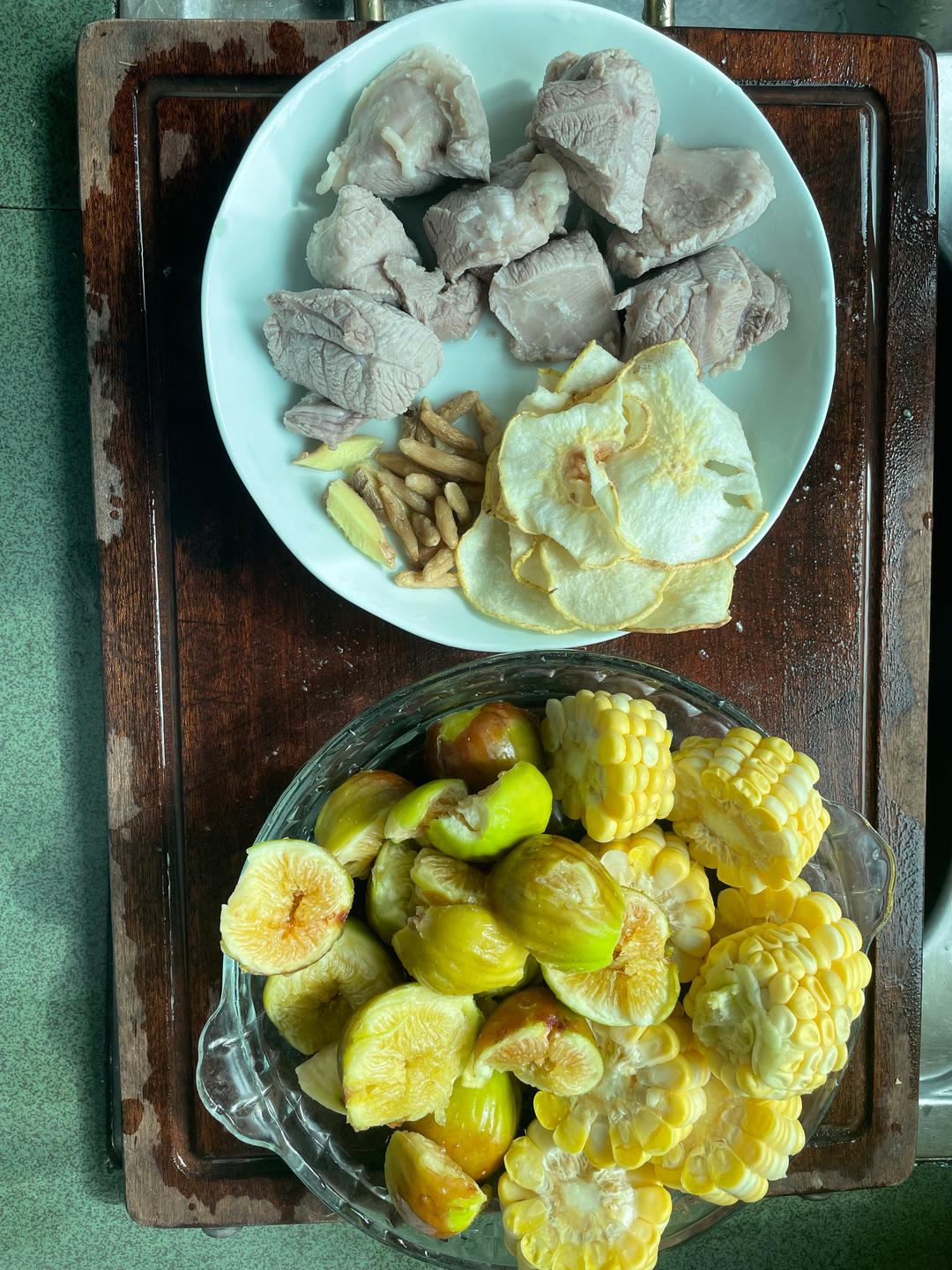 鲜无花果玉米煲瘦肉汤