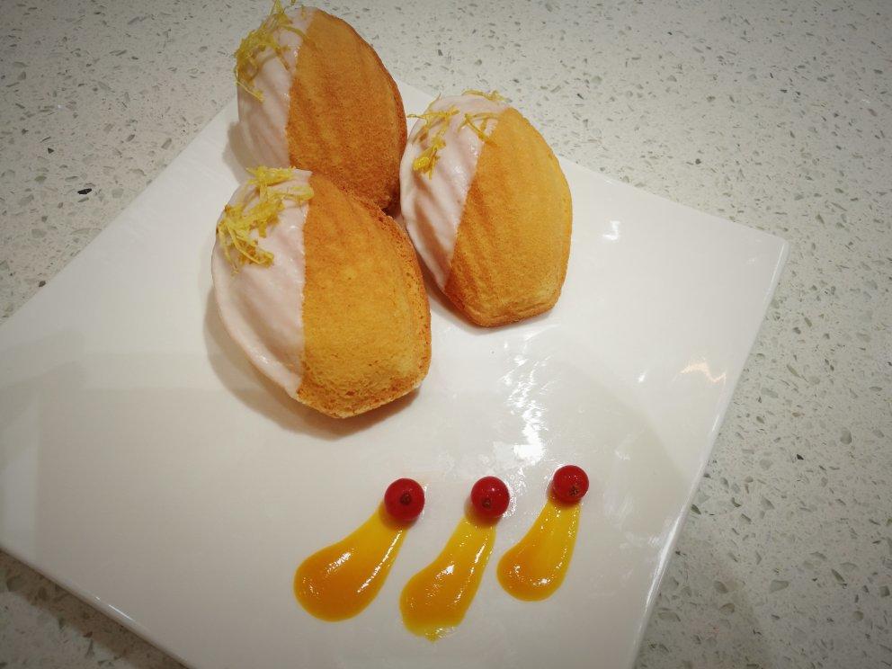 柠檬白巧克力玛德琳