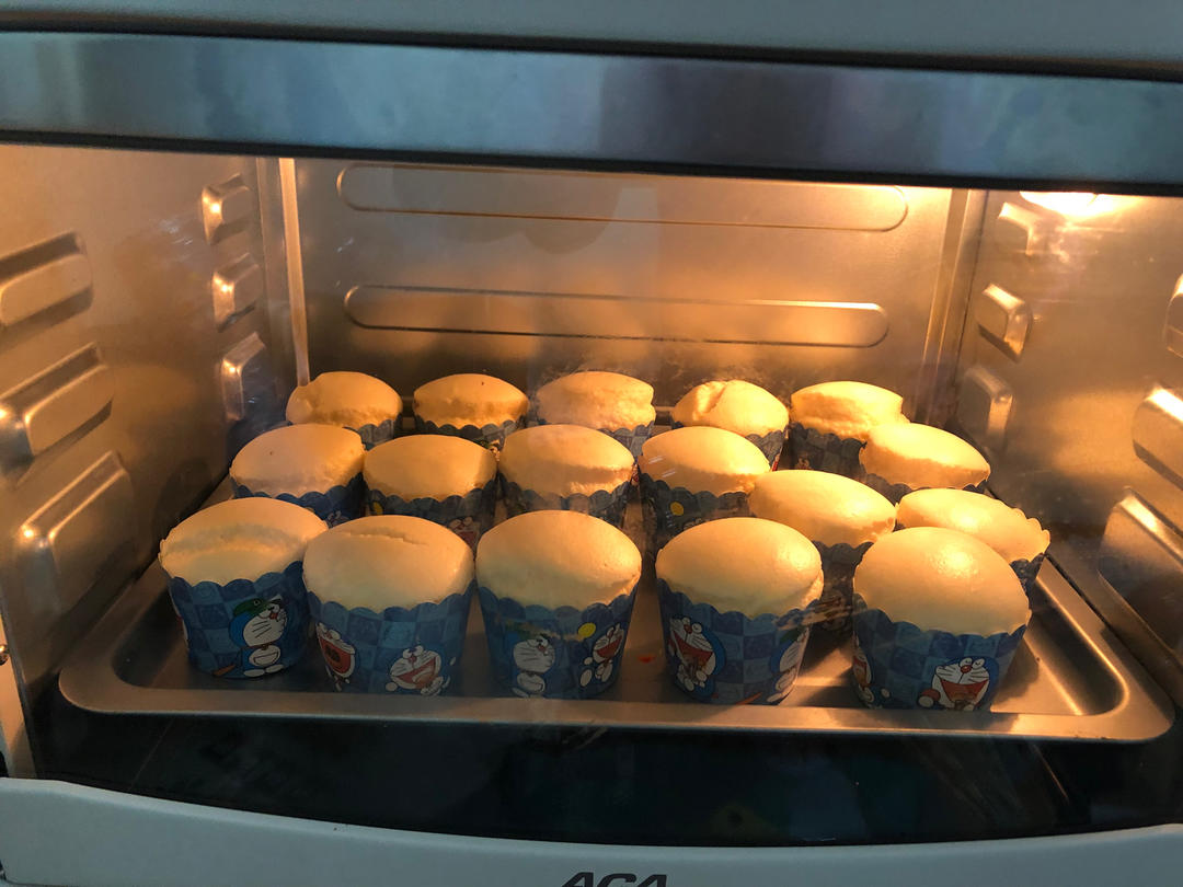 戚风小纸杯蛋糕