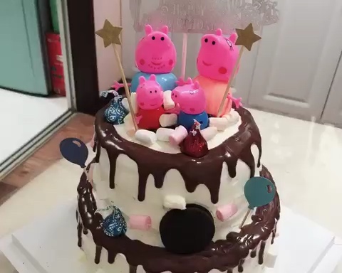 小猪佩奇双层生日蛋糕（巧克力原味两种口味，甘纳许淋面)