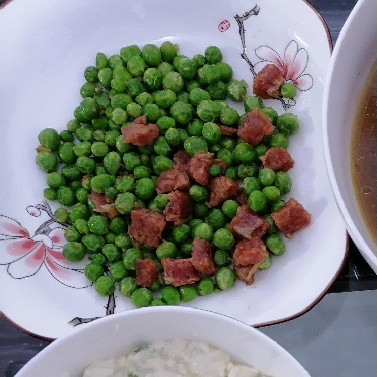 香肠炒豌豆