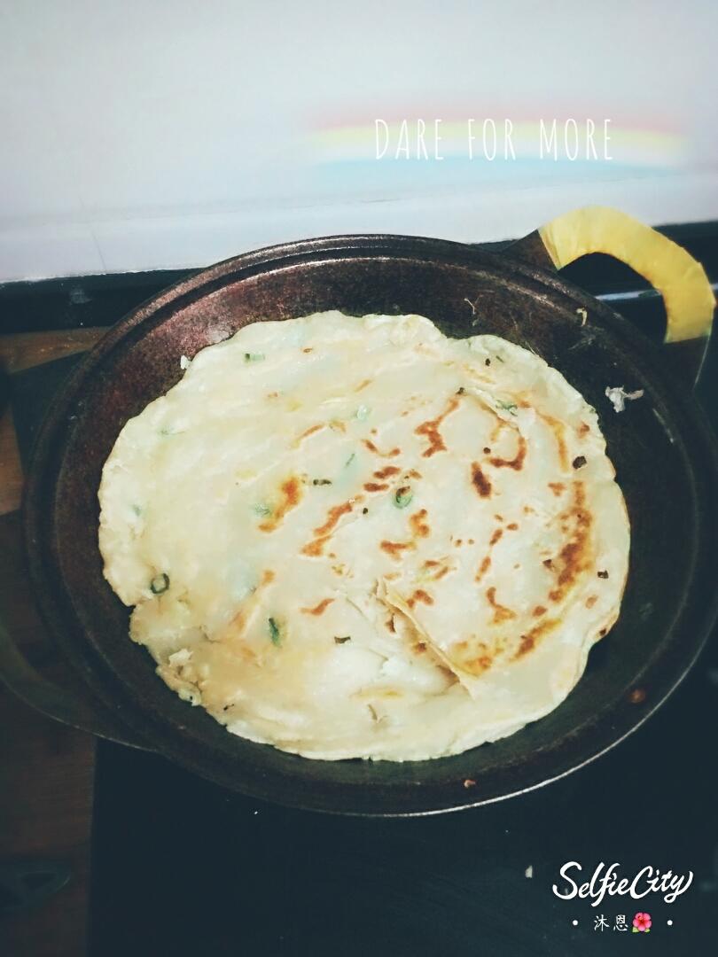 鸡蛋葱油饼                  （更新饼坯保存方法）