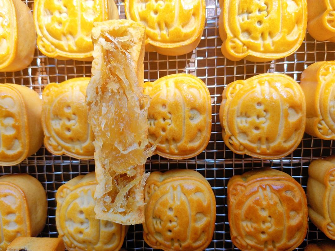 广式月饼—蛋黄冬翅月饼