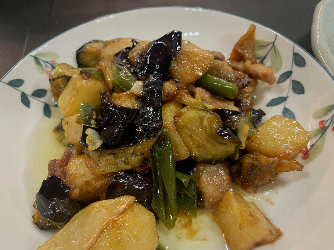 东北地道的《地三鲜》