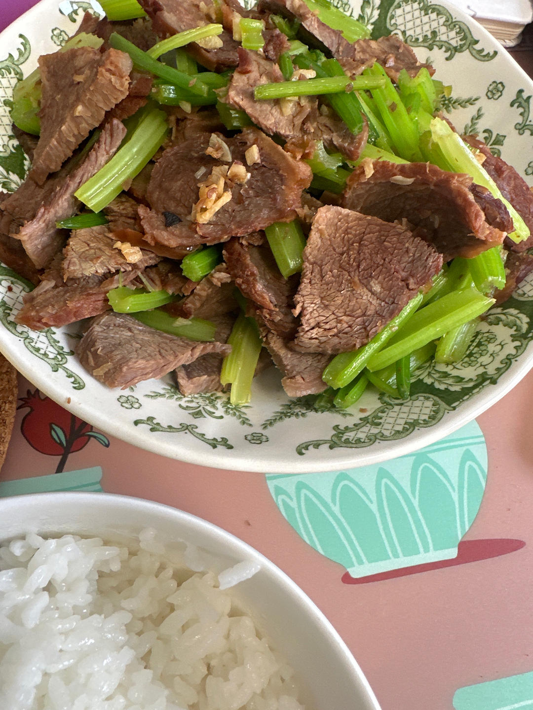 下饭神器又来了，试试这道芹菜炒牛肉！！