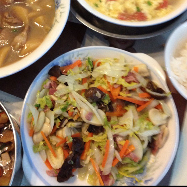 白菜猪肉炒木耳