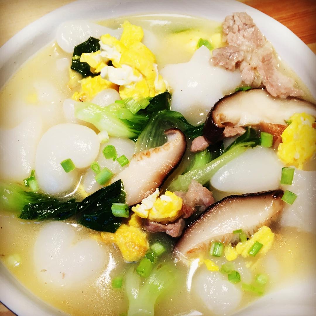 手机用户29666tsu做的青菜香菇肉片鸡蛋煮年糕汤
