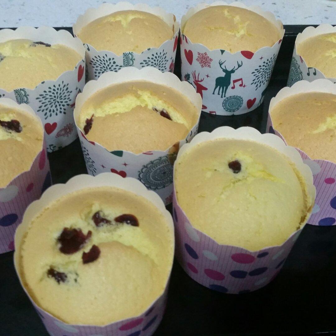 软绵绵戚风纸杯蛋糕