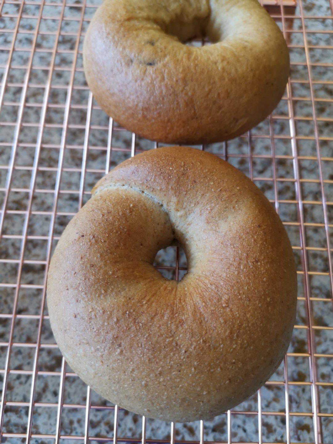 全麦肉桂贝果（教你如何缩短揉面时间）